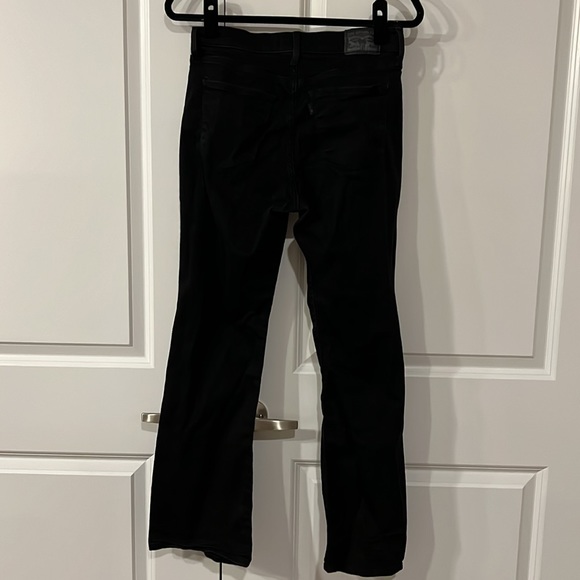 Lightly worn black Levi Strauss & Co Classic Bootcut size 6 jeans - Picture 5 of 15